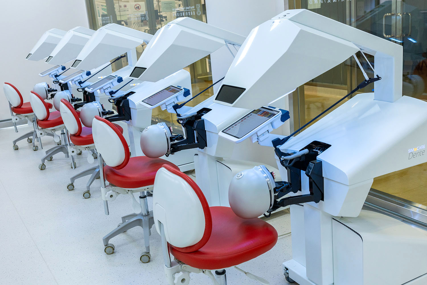 HKU Faculty of Dentistry, Virtual Haptic Simulation Laboratory