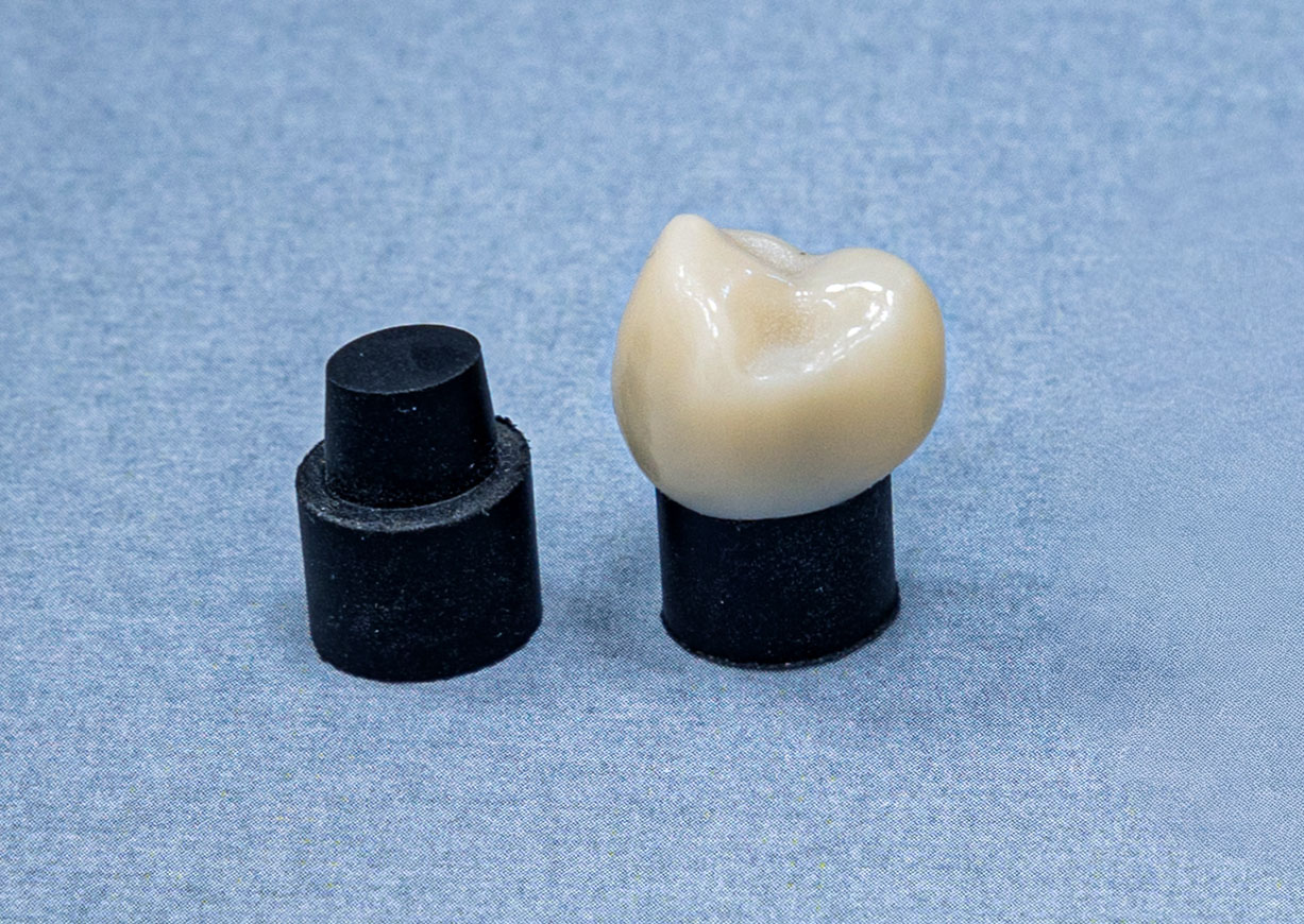 HKU Faculty of Dentistry, Dentine analogue material substrate and substrate in ceramic crown