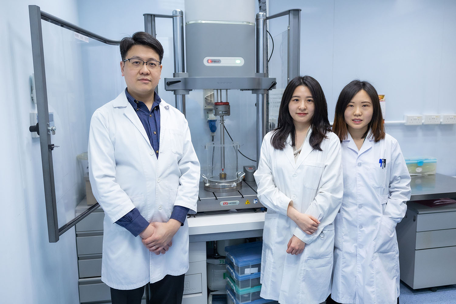 HKU Faculty of Dentistry, Dr James Tsoi, Yanning Chen and Xuedong Bai
