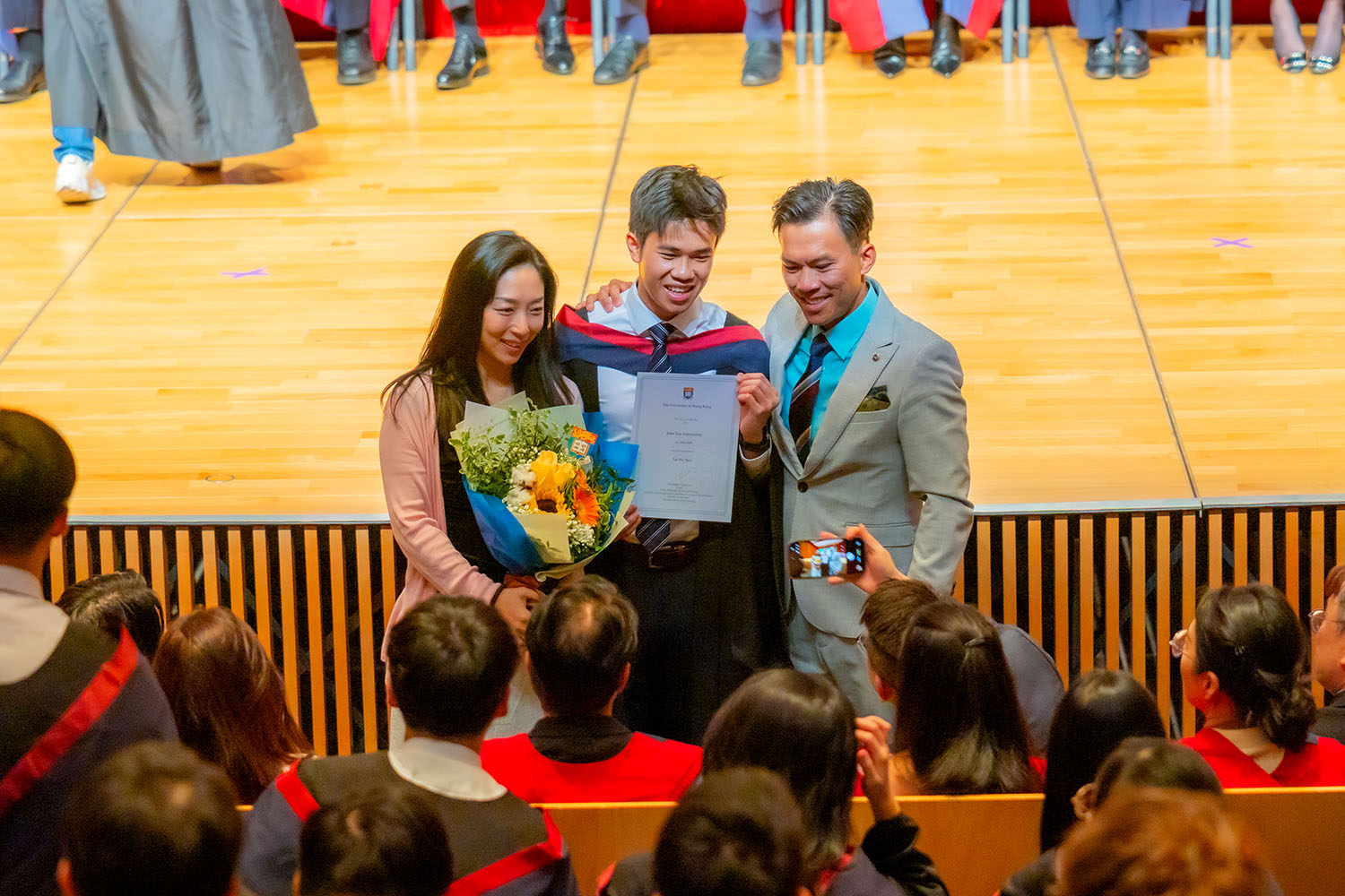 HKU Faculty of Dentistry, 215th Congregation Class of 2025, Dr & Mrs John Yau  with the John Yau Scholarship recipient
