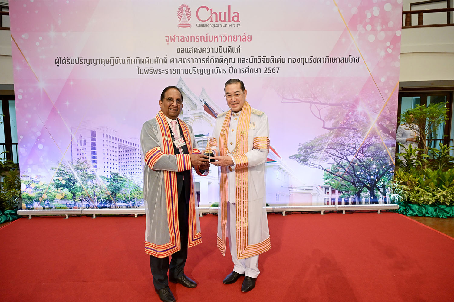 HKU Faculty of Dentistry, Professor Lakshman Samaranayake and Professor Dr Surakiart Sathirathai, Chairman of the Chulalongkorn University Council
