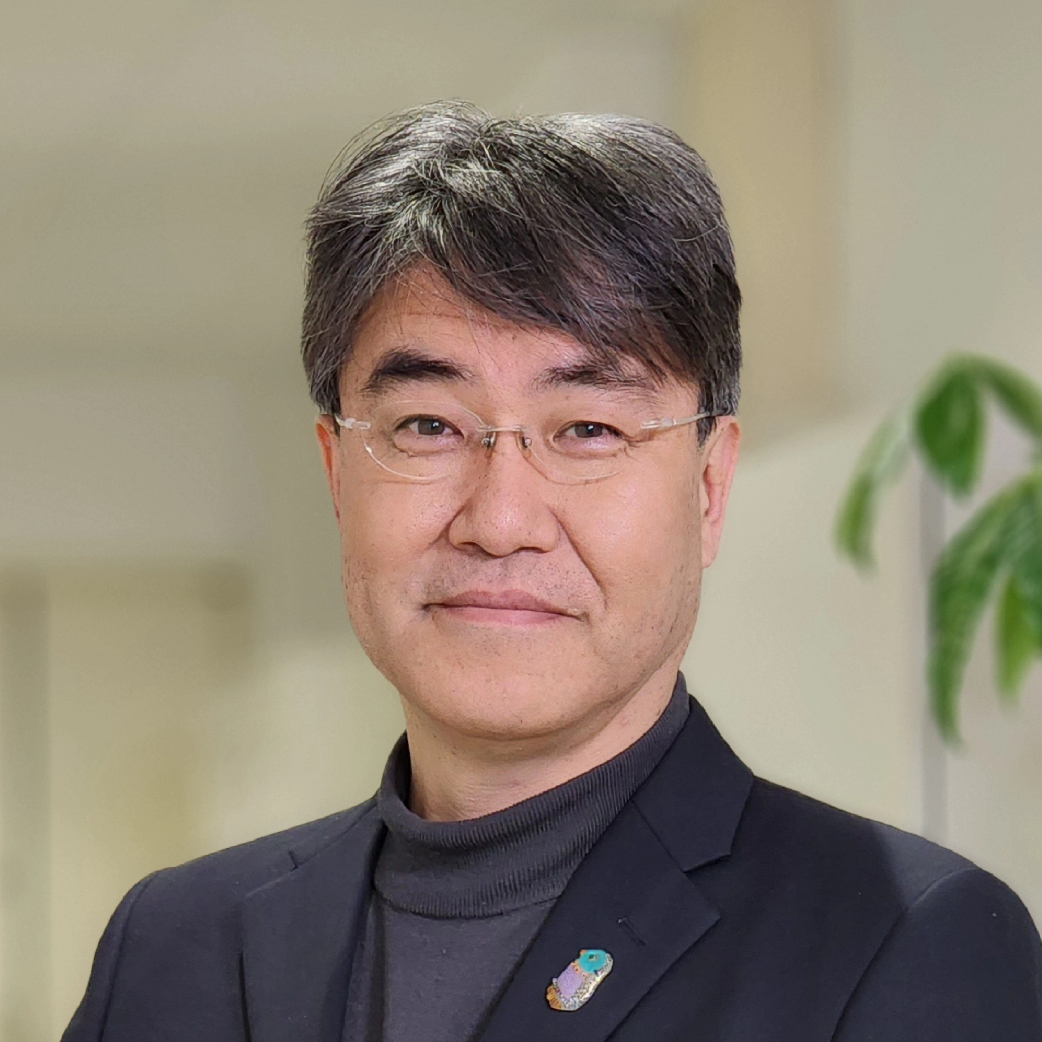 Professor Ken Osaka